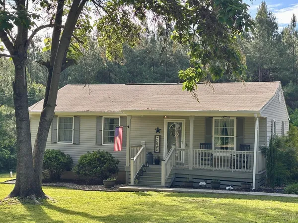 $280,000 | 1940 Oakleigh Avenue, Appomattox, VA 24522