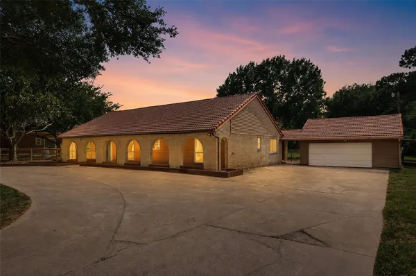 $425,000 | 22923 Tomball Cemetery Road, Tomball, TX 77377