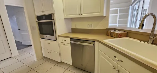 $2,499 | 1152 Deardon Drive, Venice, FL 34292