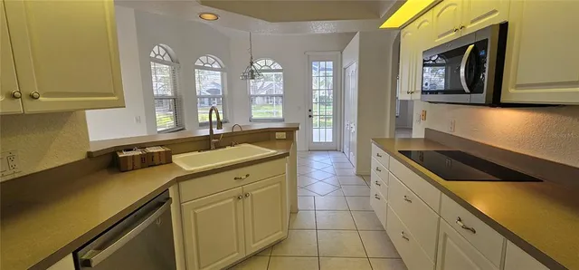 $2,550 | 1152 Deardon Drive, Venice, FL 34292