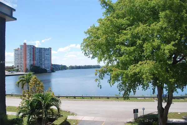 $218,000 | 18707 Northeast 14th Avenue, Unit 733, Miami, FL 33179