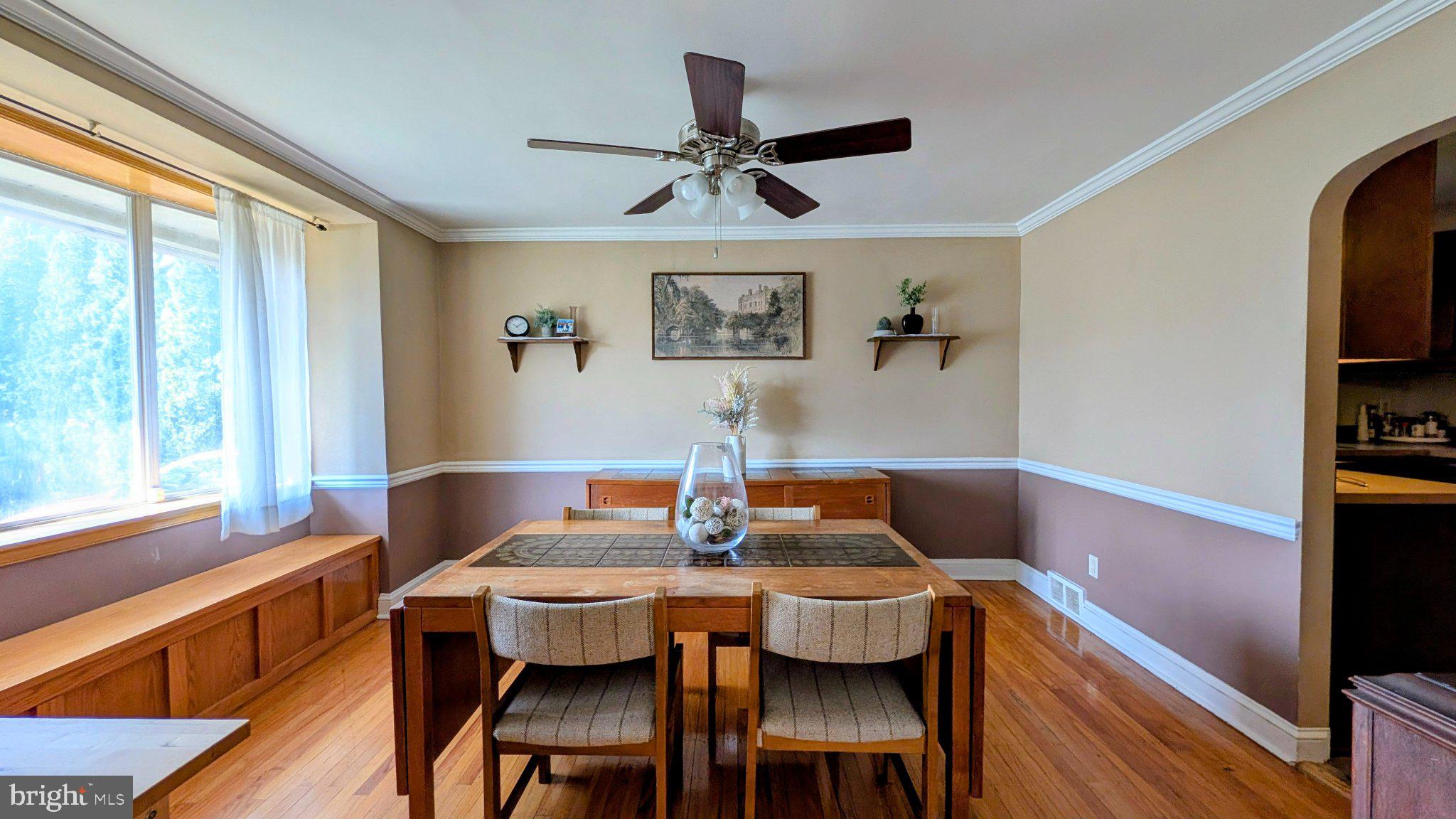 89 Worrell Drive Springfield, PA 19064 - Photo 14 of 36 Bright and inviting dining space.
