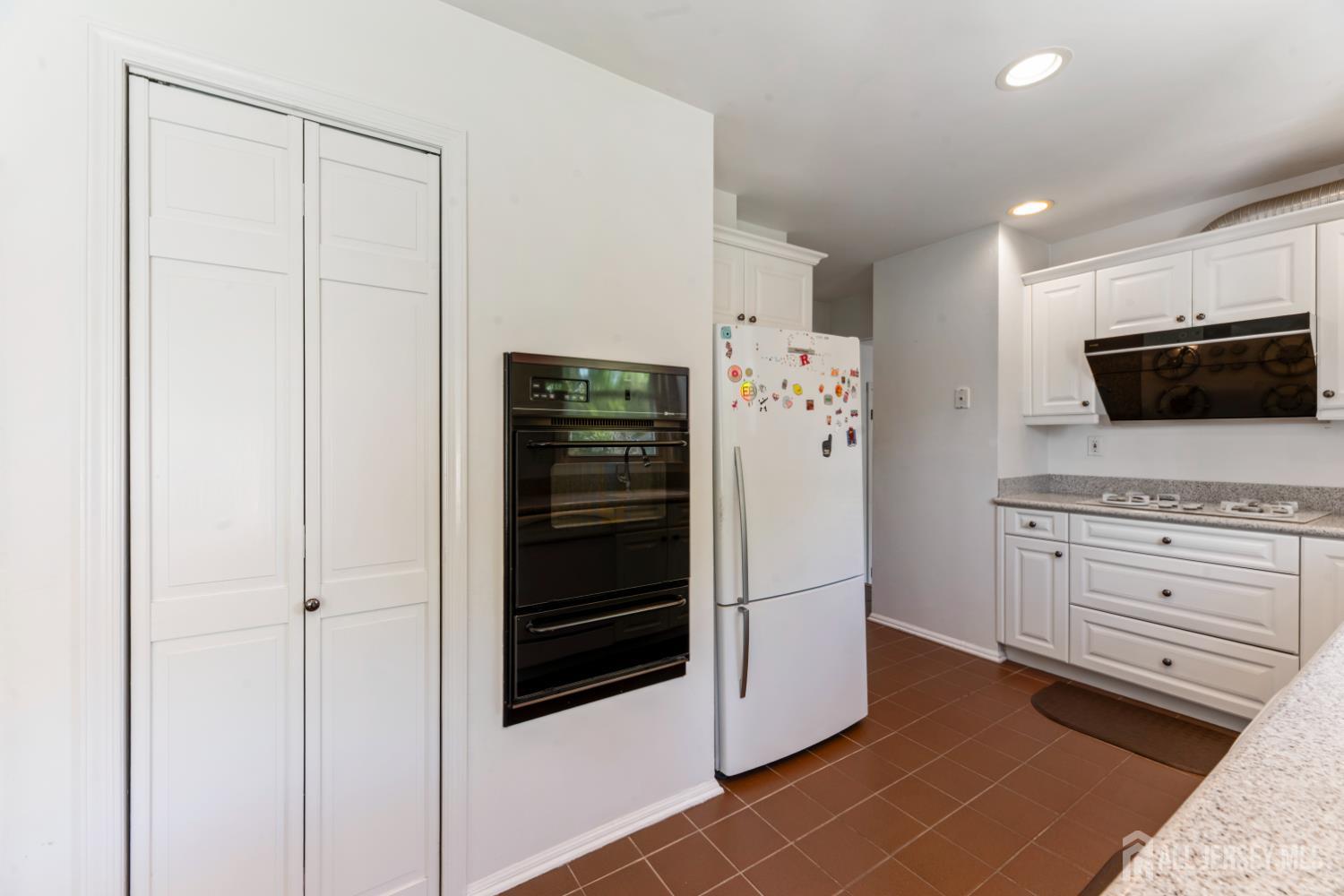 6 Grace Road East Brunswick, NJ 08816 - Photo 13 of 38