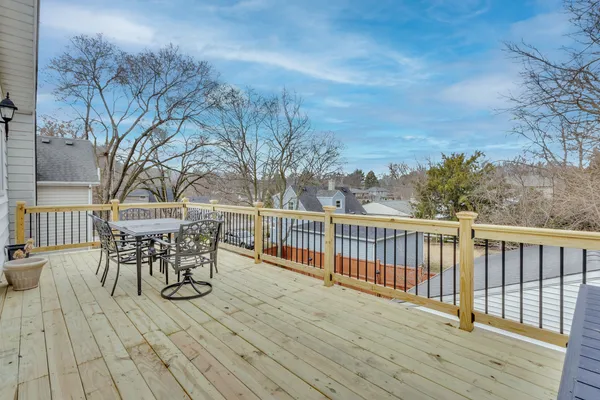 $549,500 | 228 West Grove Street, Lombard, IL 60148