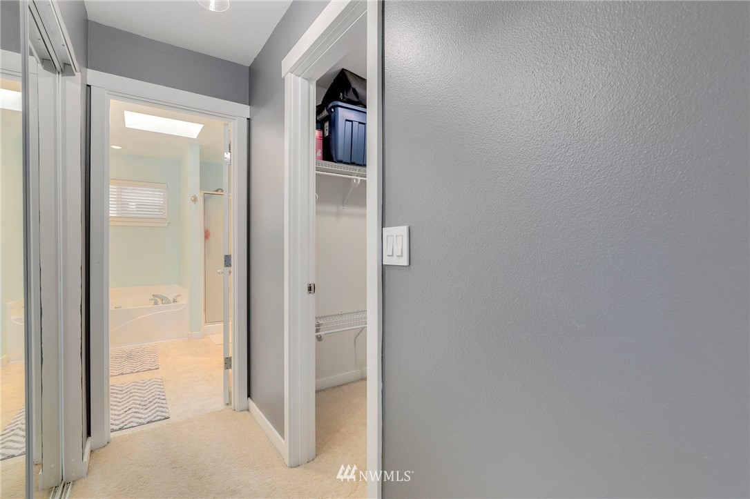 5041 Northeast 4th Place Renton, WA 98059 - Photo 19 of 32 Gallery Image 19