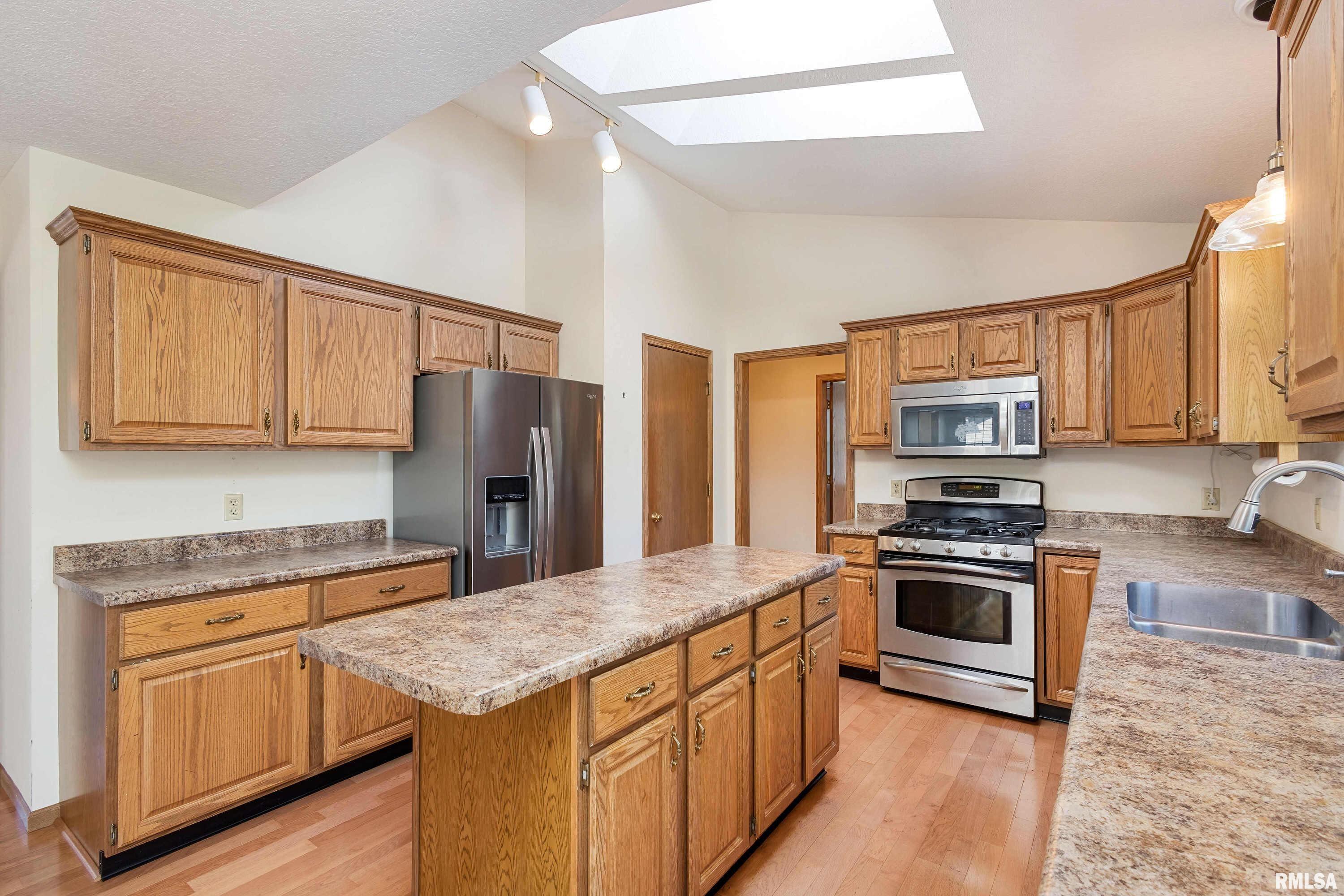 4960 Fox Ridge Road Bettendorf, IA 52722 - Photo 15 of 39 Gallery Image 15