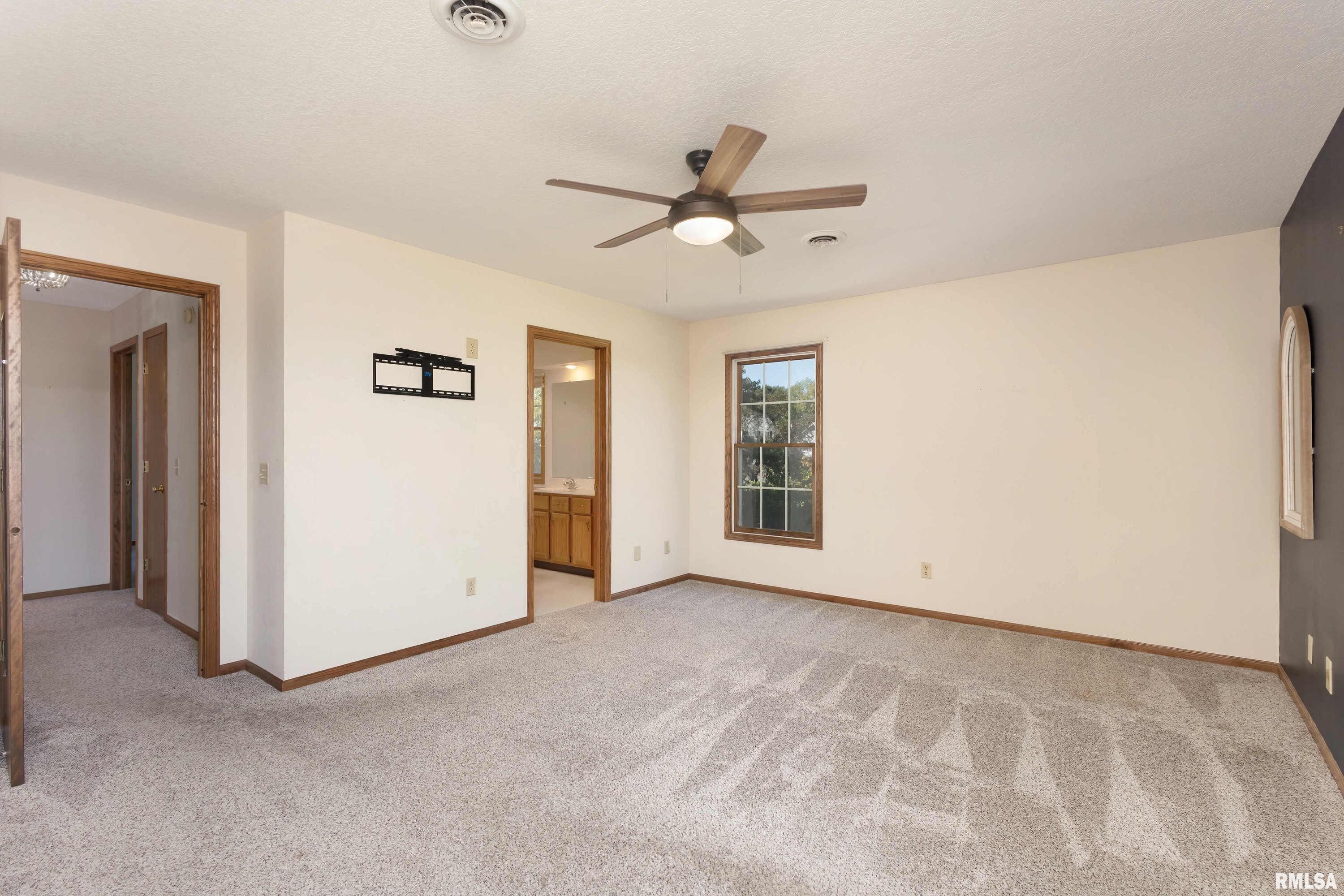 4960 Fox Ridge Road Bettendorf, IA 52722 - Photo 21 of 39 Gallery Image 21