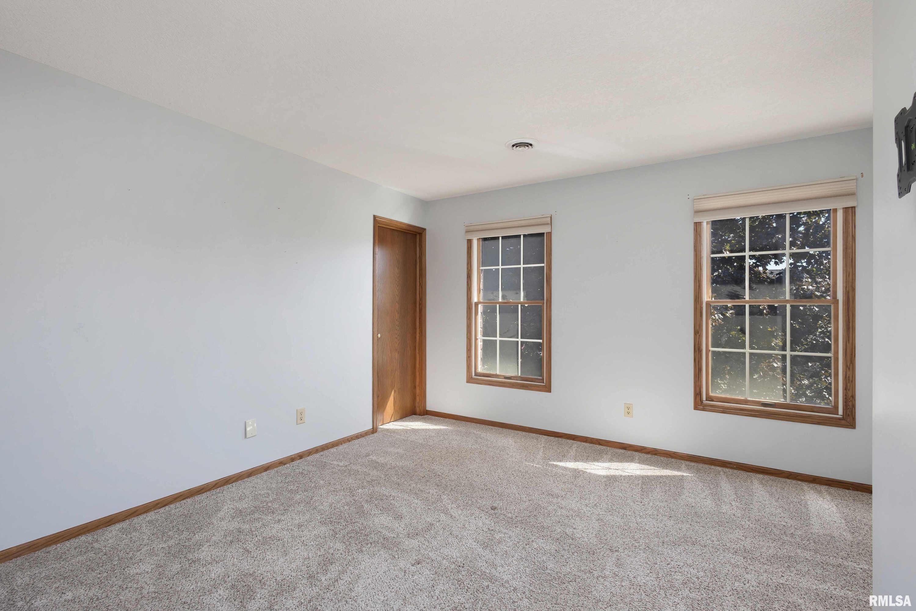 4960 Fox Ridge Road Bettendorf, IA 52722 - Photo 25 of 39 Gallery Image 25