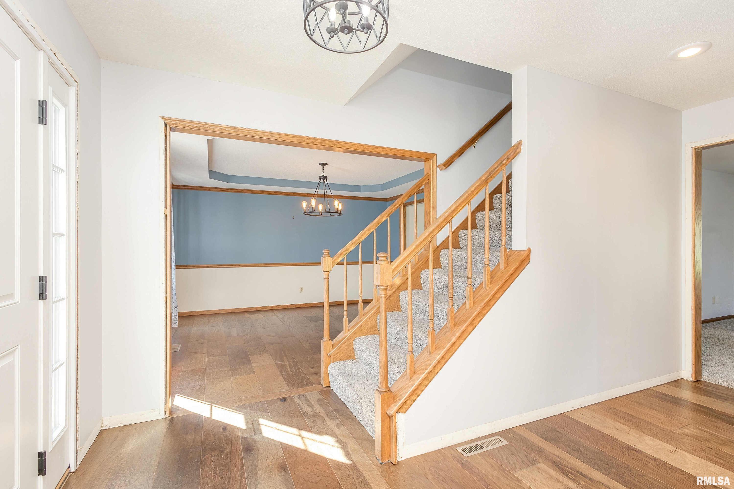4960 Fox Ridge Road Bettendorf, IA 52722 - Photo 4 of 39 Gallery Image 4