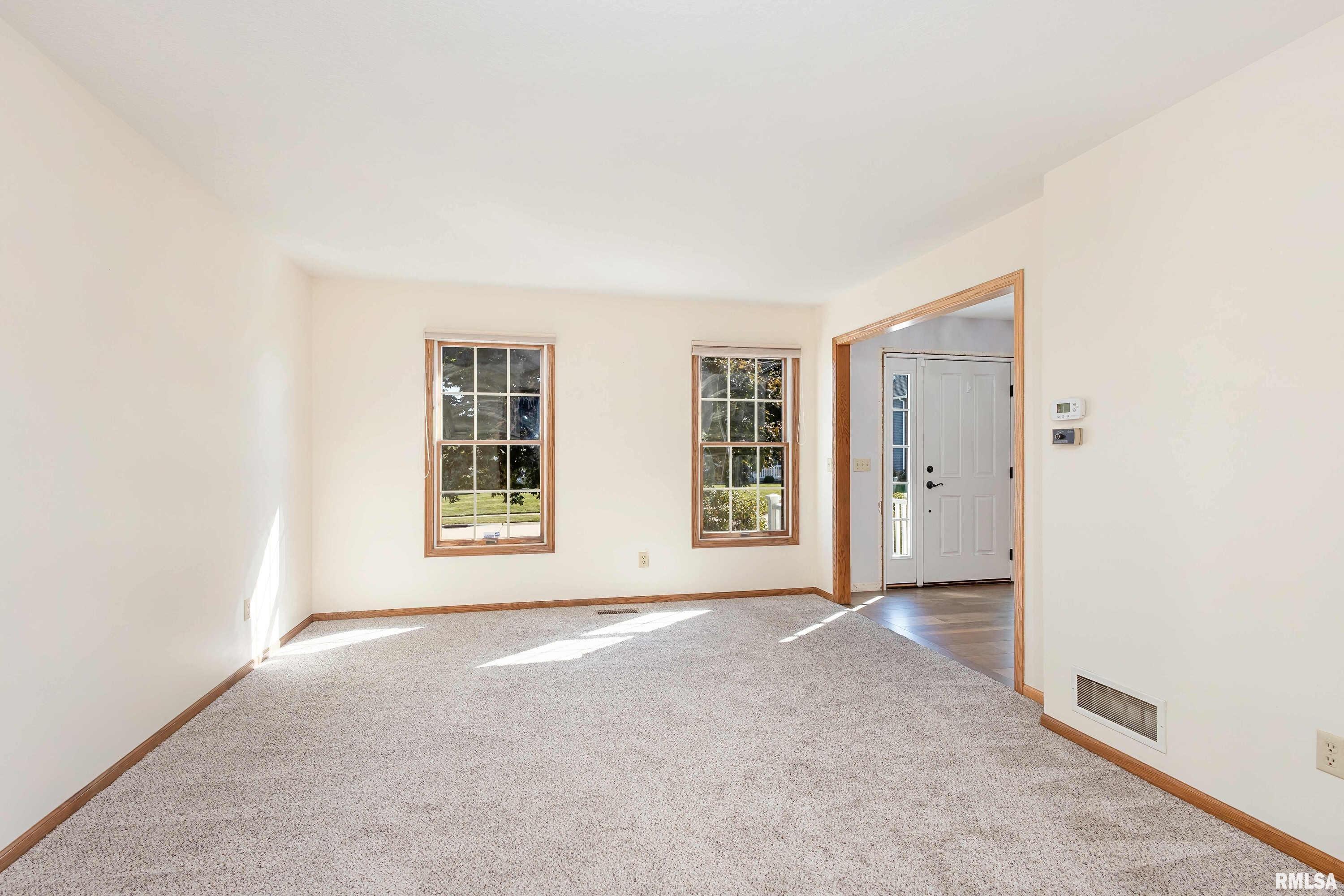 4960 Fox Ridge Road Bettendorf, IA 52722 - Photo 9 of 39 Gallery Image 9
