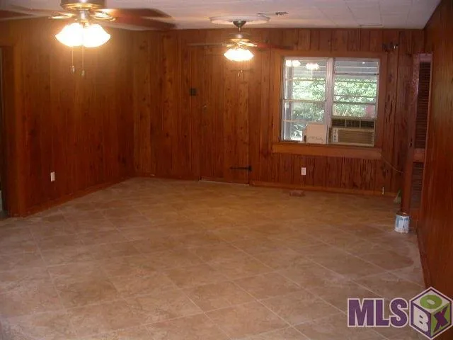 $1,500 | 2111 Edinburgh Avenue, Unit B, Baton Rouge, LA 70808