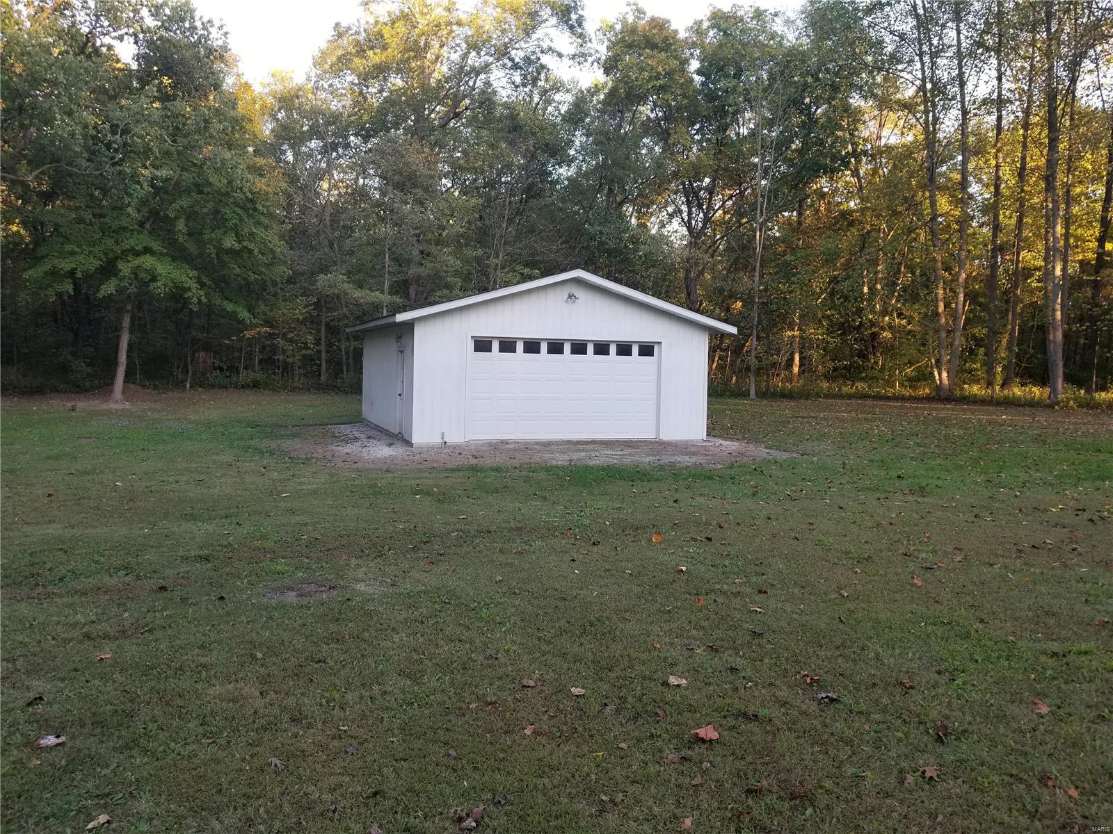 4740 South Hazel Road Edwardsville, IL 62025 - Photo 8 of 13