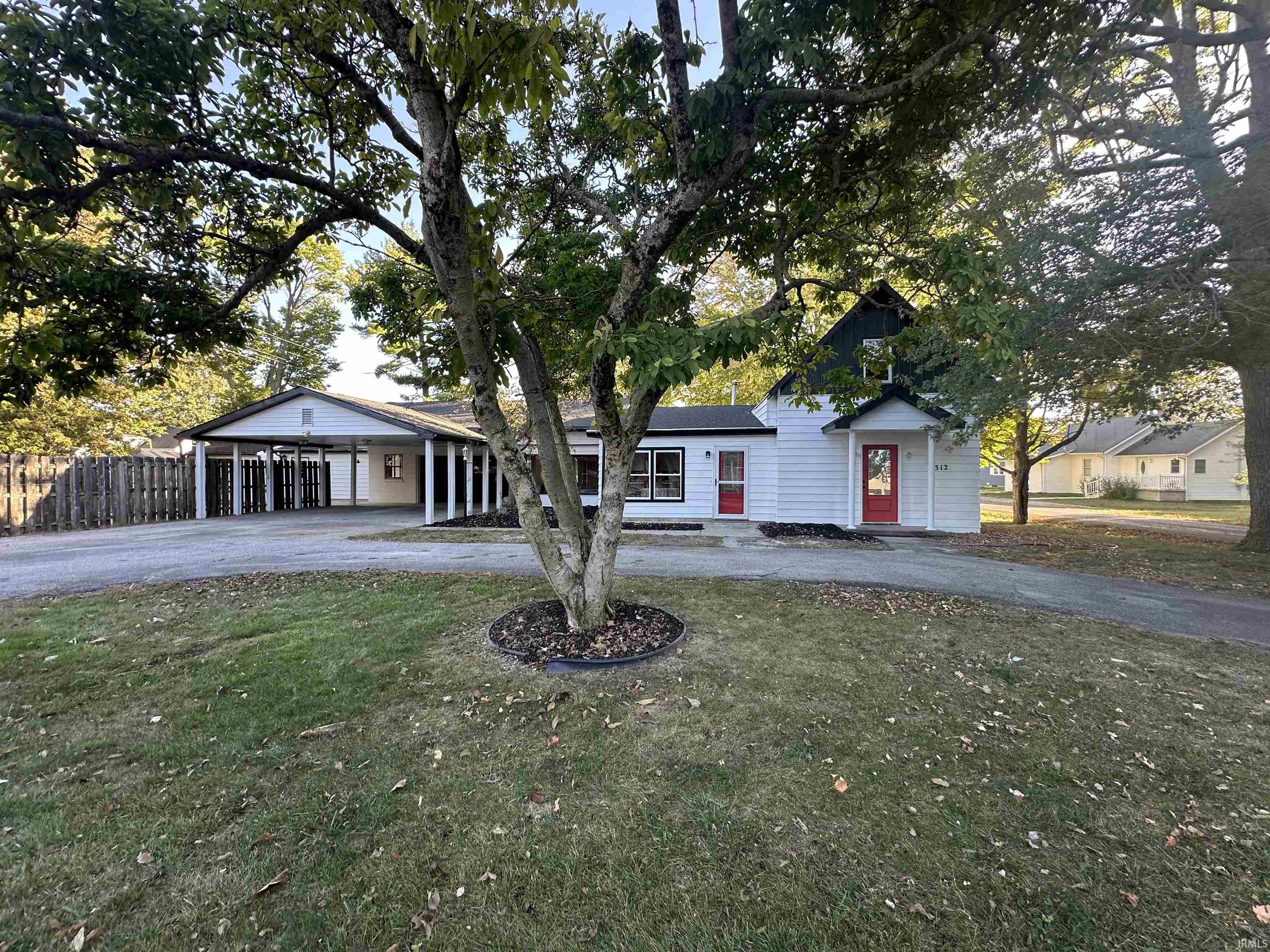 119 Short Street Sweetser, IN 46952 - Photo 2 of 33