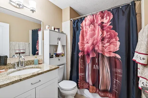 $184,900 | 5645 Green Cir Drive, Unit 108, Hopkins, MN 55343