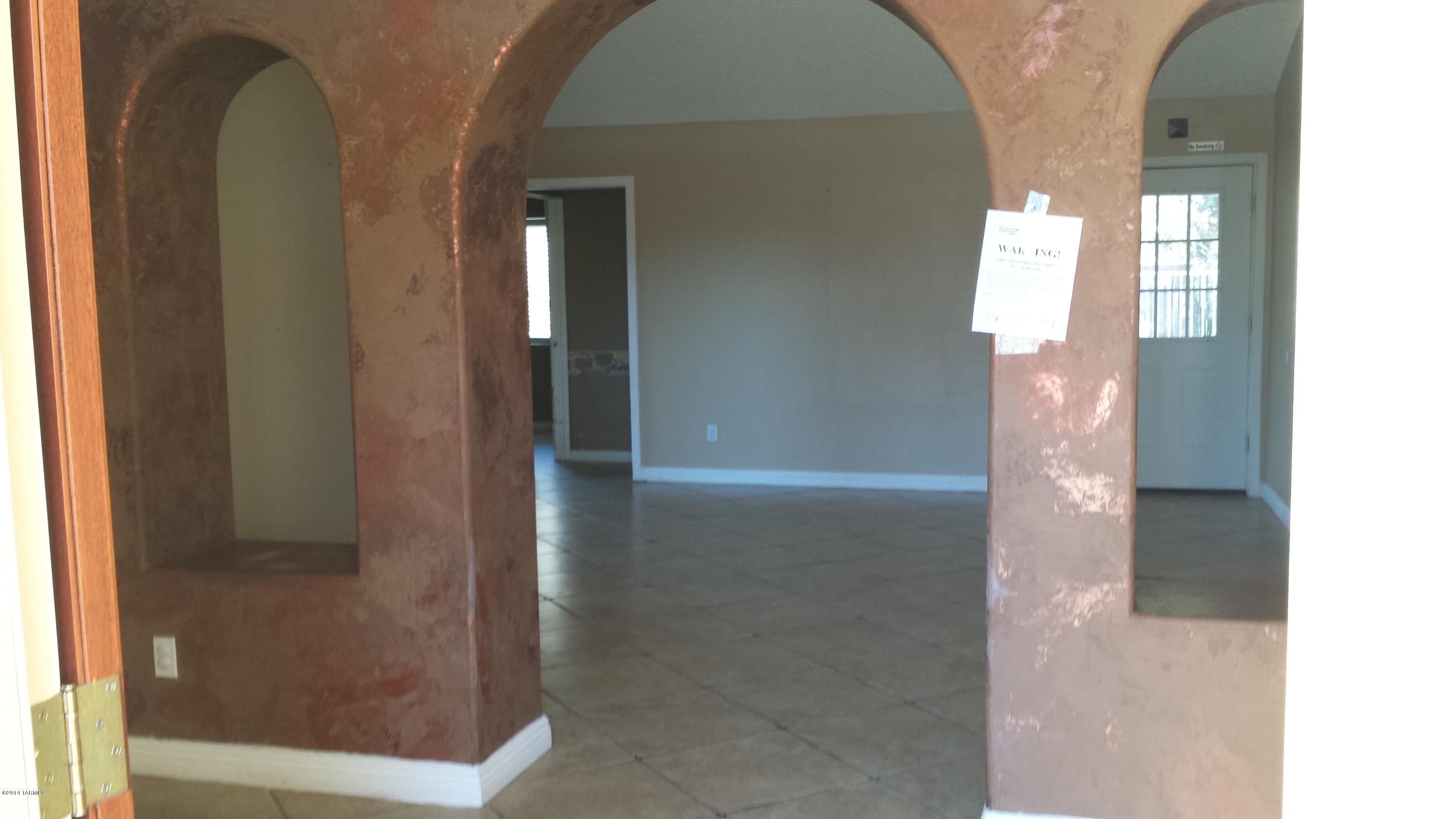 8174 North Plantation Place Tucson, AZ 85741 - Photo 3 of 24