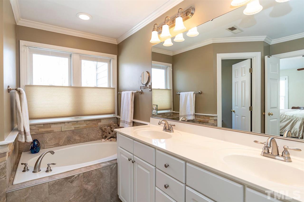 8218 Gadsen Court Raleigh, NC 27613 - Photo 16 of 30 Gallery Image 16