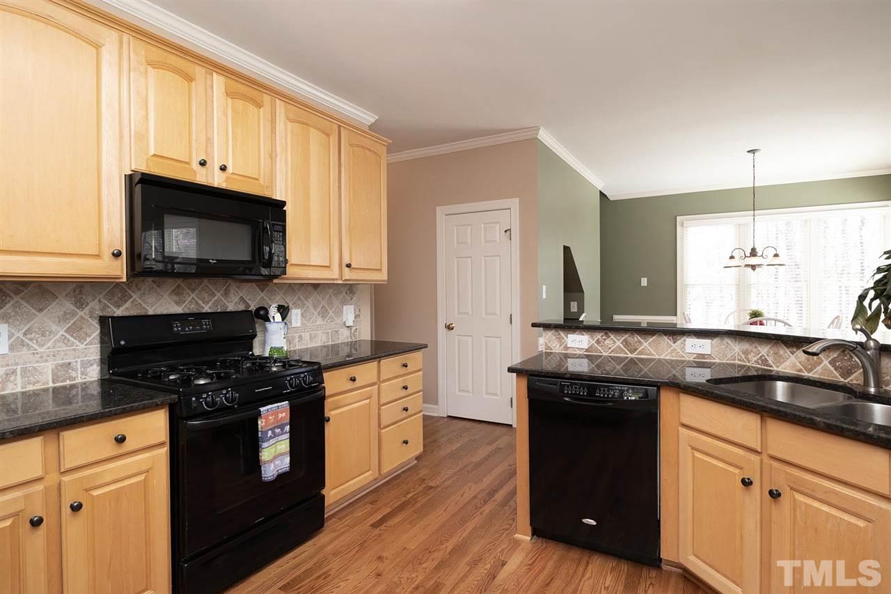 8218 Gadsen Court Raleigh, NC 27613 - Photo 8 of 30 Gallery Image 8