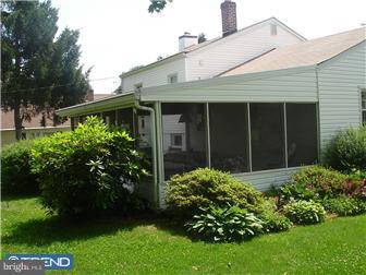 1400 Dennis Road Southampton, PA 18966 - Photo 2 of 10 Exterior Back