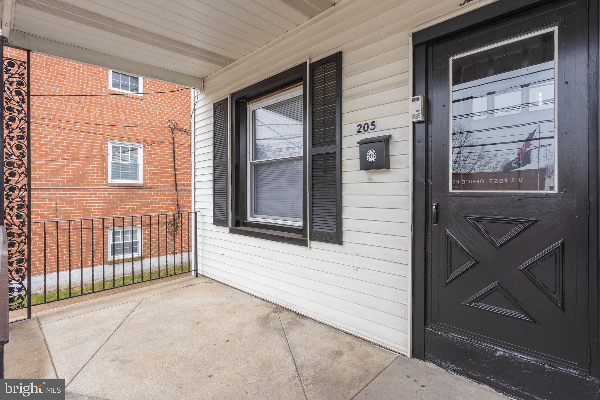 205 Holmes Road Holmes, PA 19043 - Photo 3 of 29