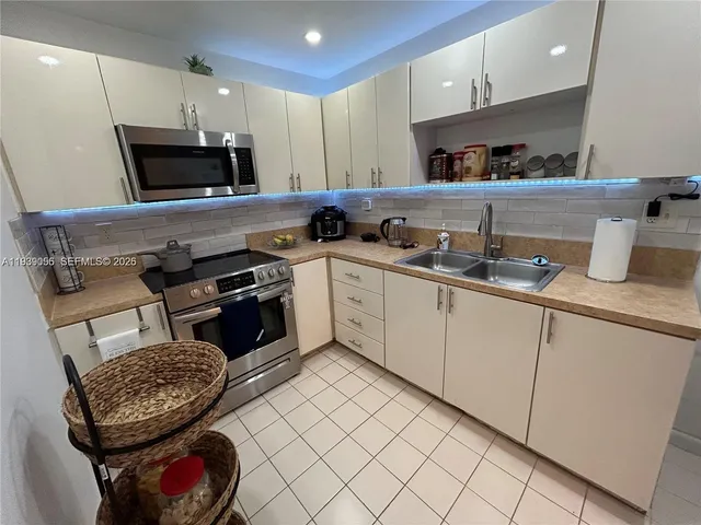 $320,000 | 8251 Northwest 8th Street, Unit 214, Miami, FL 33126