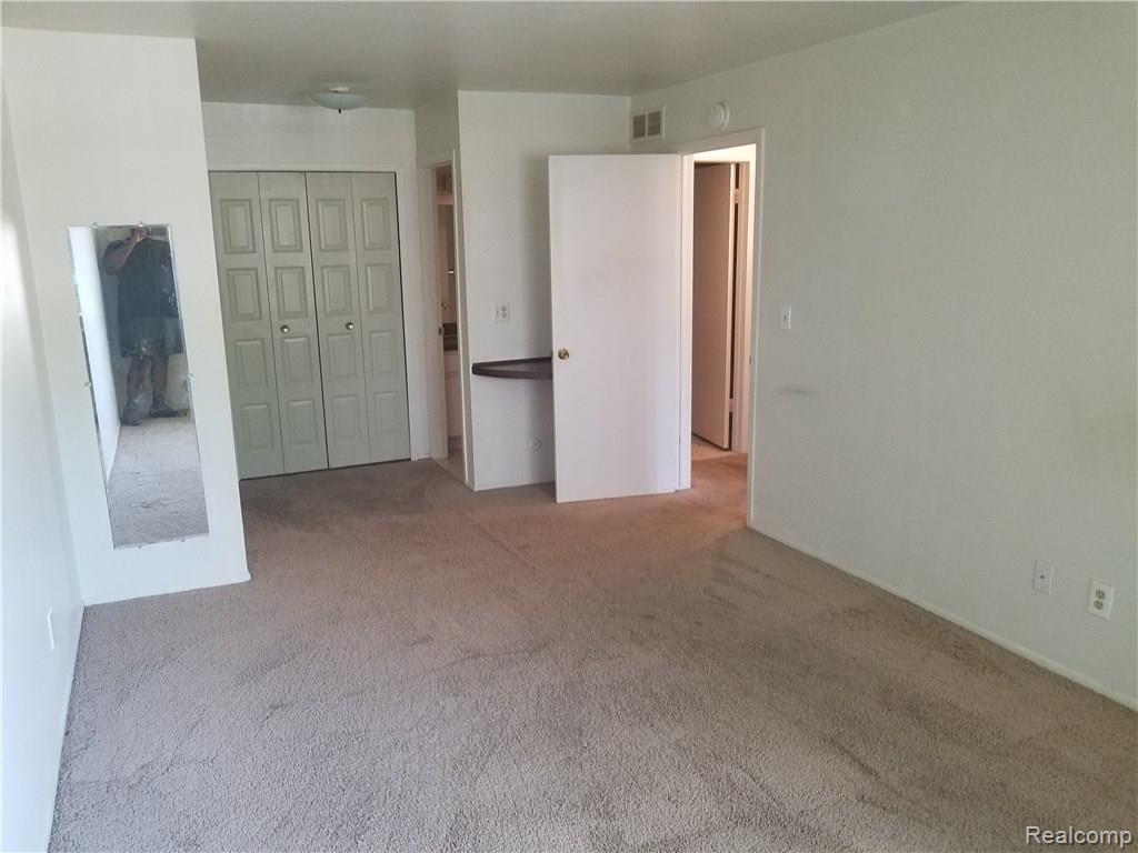 29173 Hayes Road, Unit 23 Warren, MI 48088 - Photo 5 of 8 20170809_111544.jpg