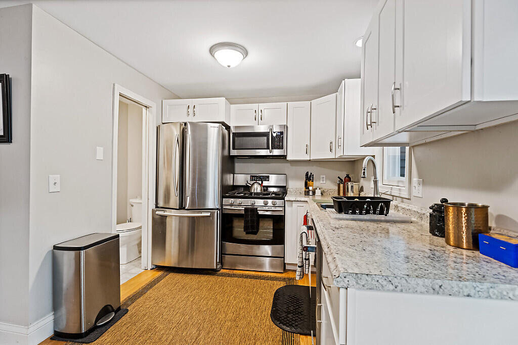 83 Middle Street, Unit 4 Hallowell, ME 04347 - Photo 14 of 47 25_BP5A3609_DxO_mls
