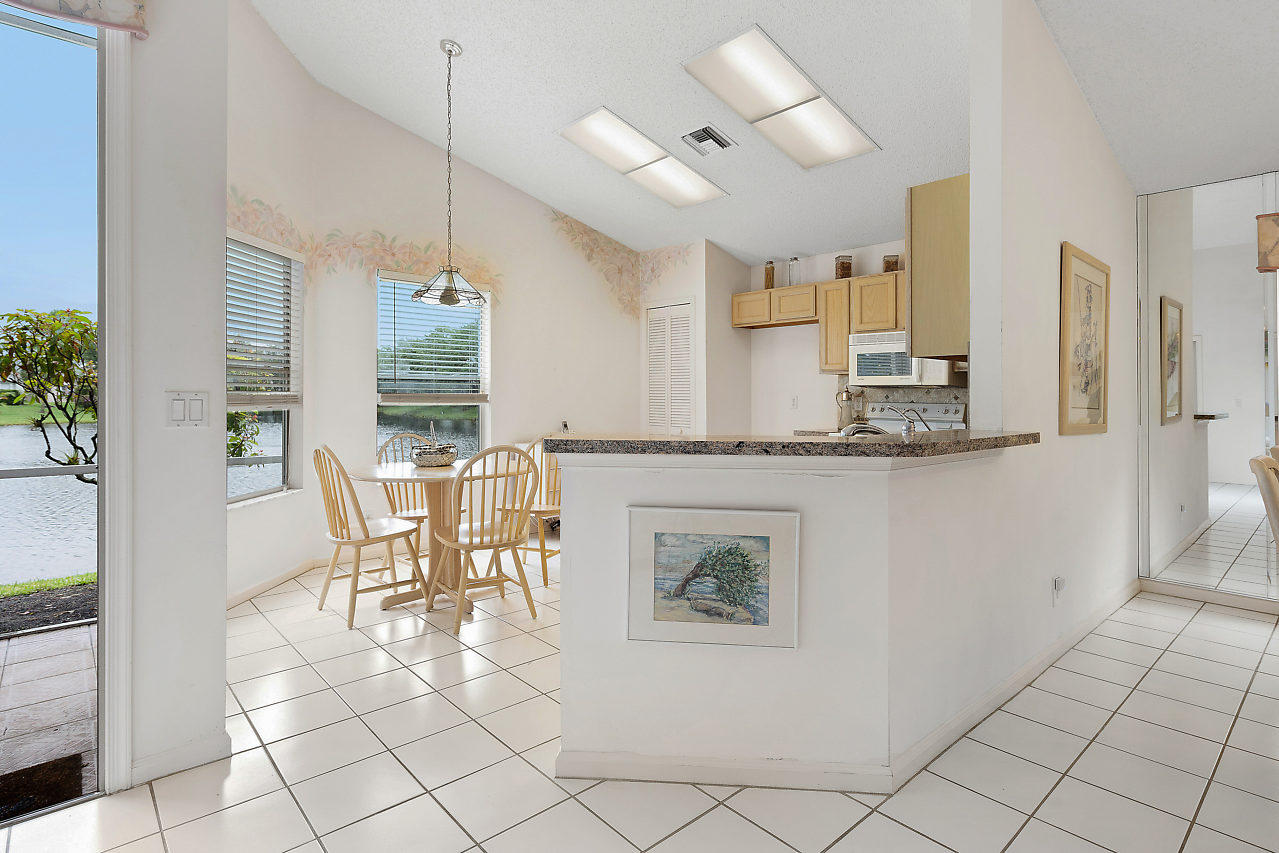329 Hammocks Trail Greenacres, FL 33413 - Photo 12 of 28 BREAKFAST BAR