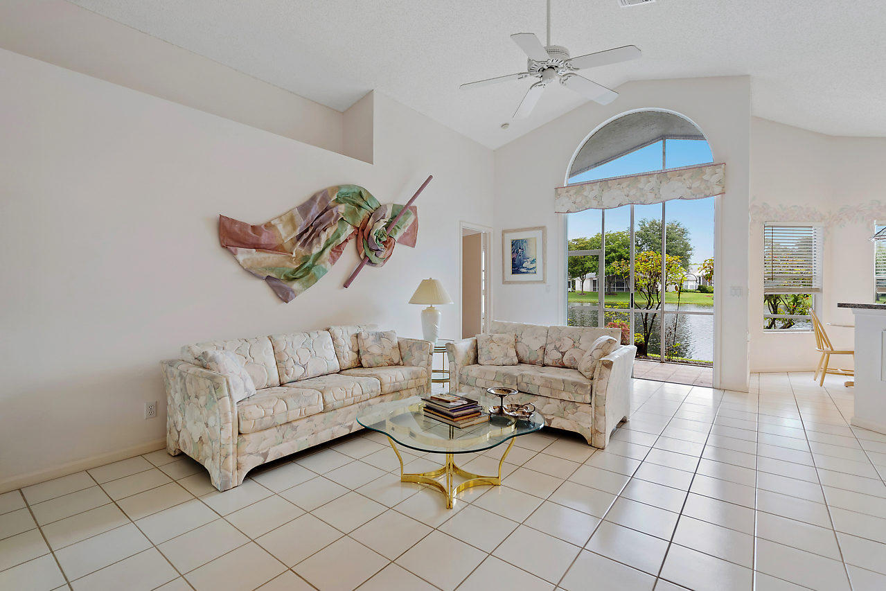 329 Hammocks Trail Greenacres, FL 33413 - Photo 8 of 28 WALK INTO THIS VIEW!
