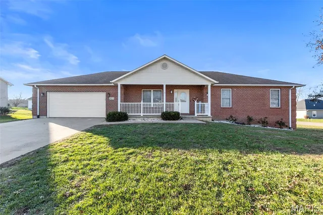 $319,900 | 977 Aspen Drive, Jackson, MO 63755