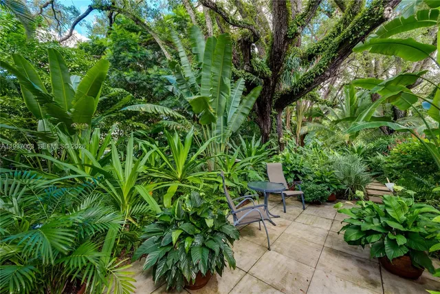 $5,950,000 | 1036 South Greenway Drive, Coral Gables, FL 33134