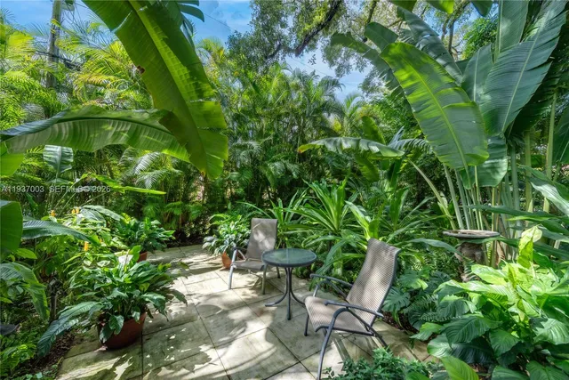 $5,950,000 | 1036 South Greenway Drive, Coral Gables, FL 33134