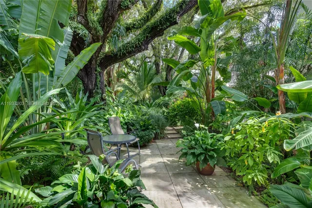 $5,950,000 | 1036 South Greenway Drive, Coral Gables, FL 33134