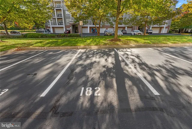 $210,000 | 19621 Galway Bay Circle, Unit 302, Germantown, MD 20874