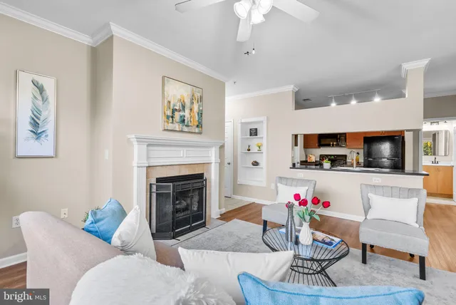 $210,000 | 19621 Galway Bay Circle, Unit 302, Germantown, MD 20874