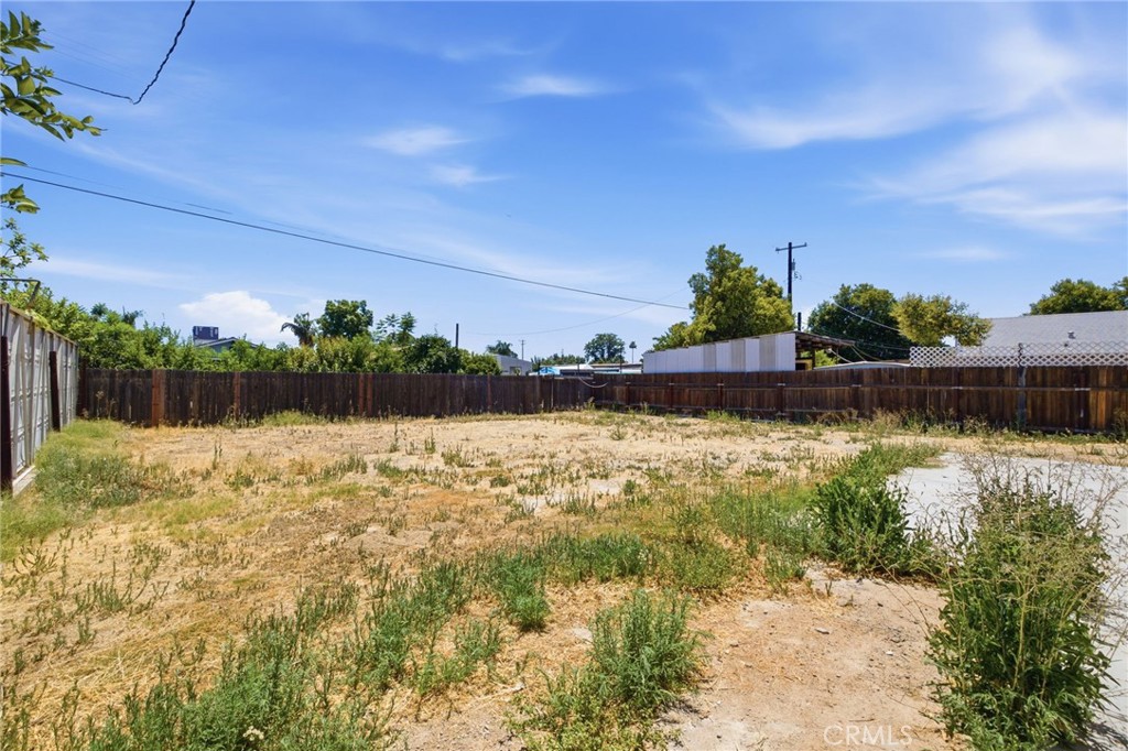 805 Lawson Road Bakersfield, CA 93307 - Photo 26 of 31