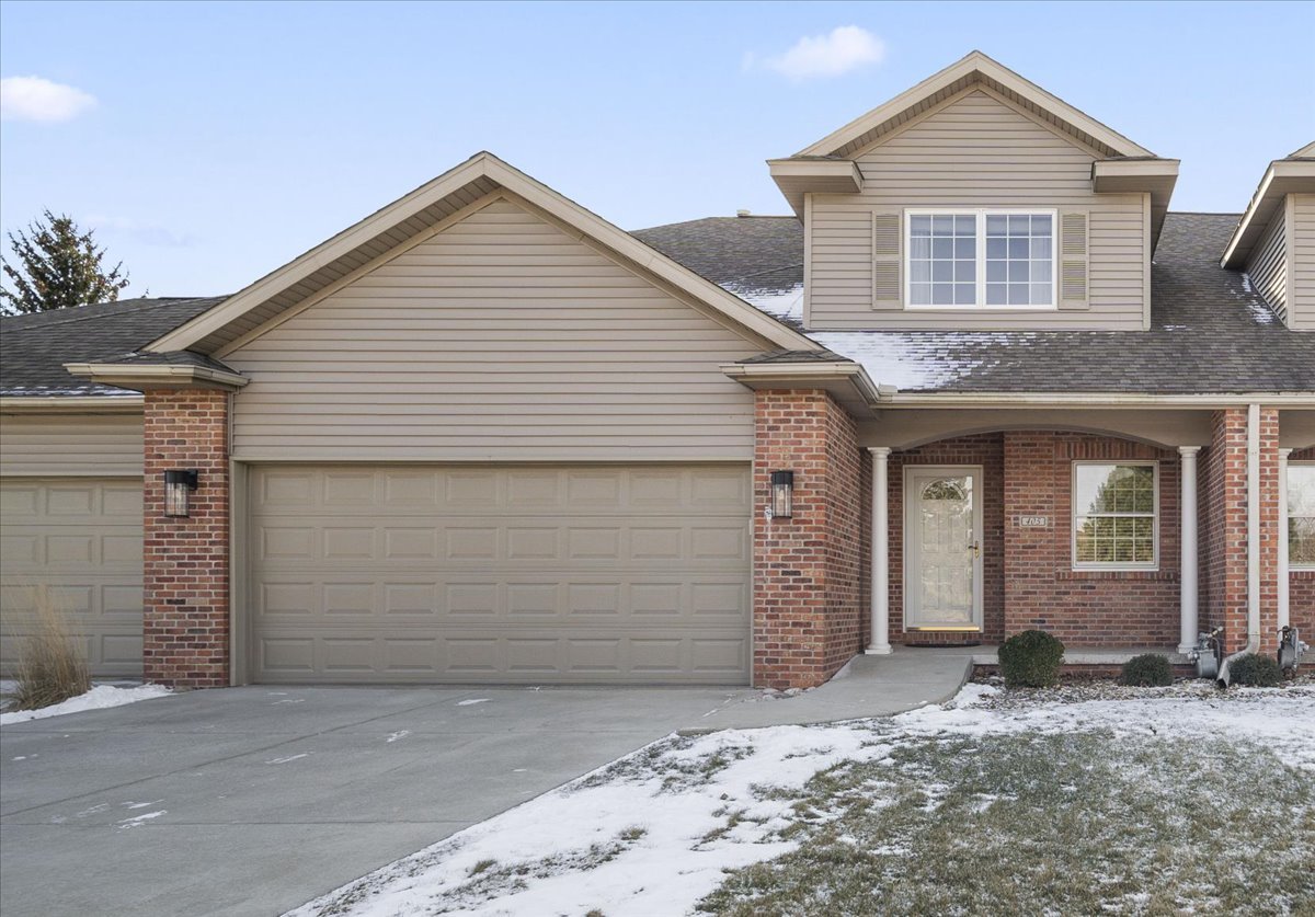 405 Spring Ridge Road Bloomington, IL 61704 - Photo 1 of 22 Gallery Image 1