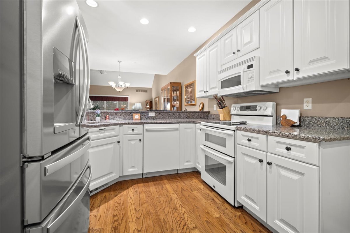 405 Spring Ridge Road Bloomington, IL 61704 - Photo 9 of 22 Gallery Image 9