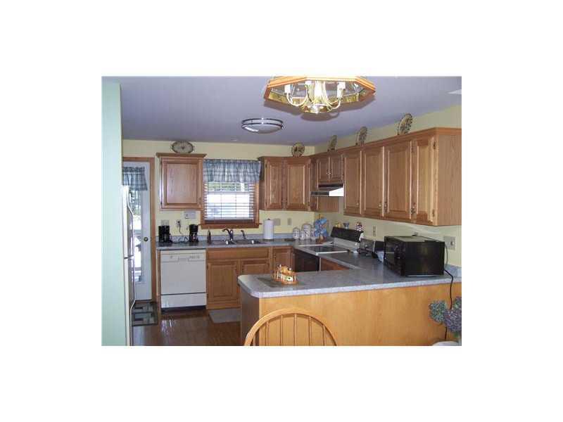 21 Simpson Street Wells, ME 04090 - Photo 3 of 12 Kitchen.