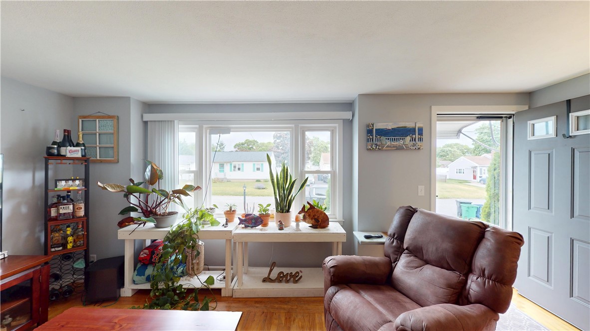 27 Amherst Road Warwick, RI 02889 - Photo 12 of 43