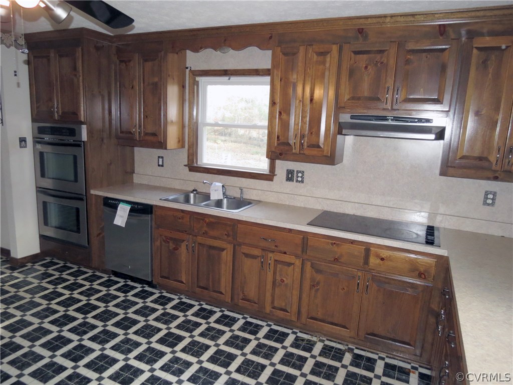 9816 Old Church Road New Kent, VA 23124 - Photo 2 of 17 KITCHEN, STAINLESS STEEL APPLIANCES