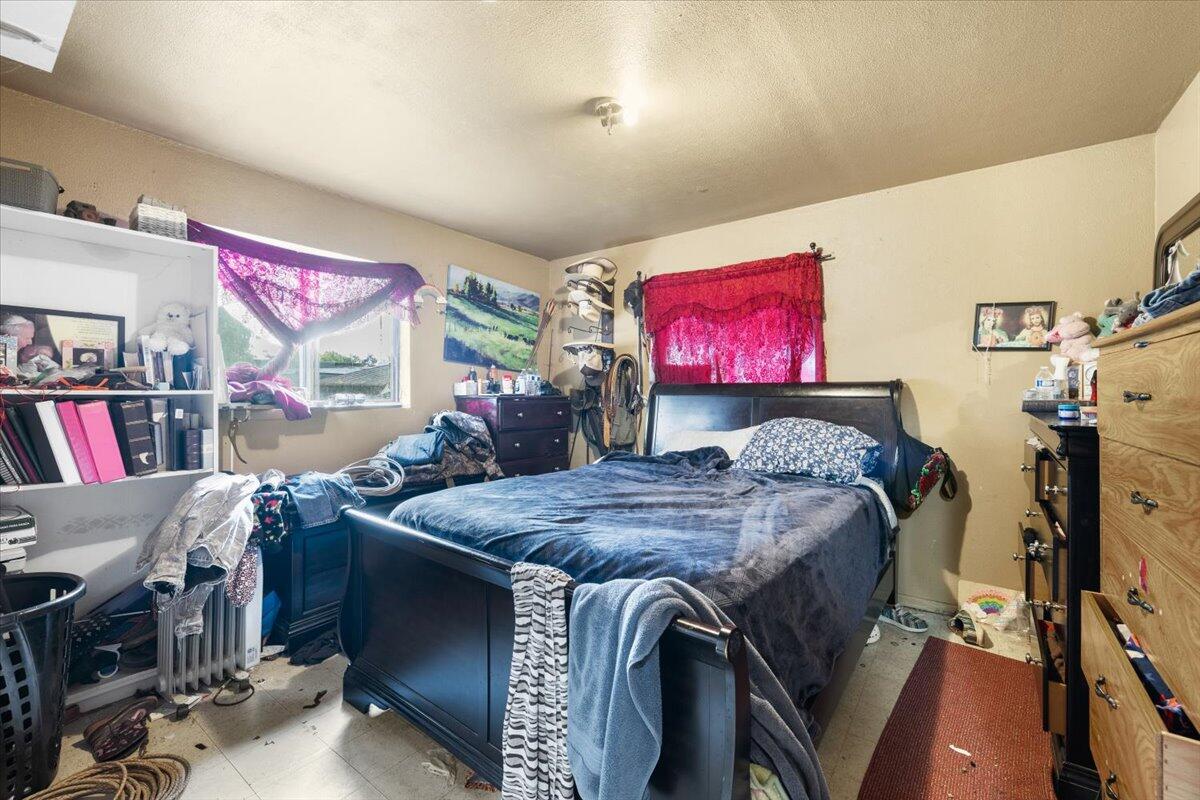 2495 Taylor Road Central Point, OR 97502 - Photo 9 of 23 9