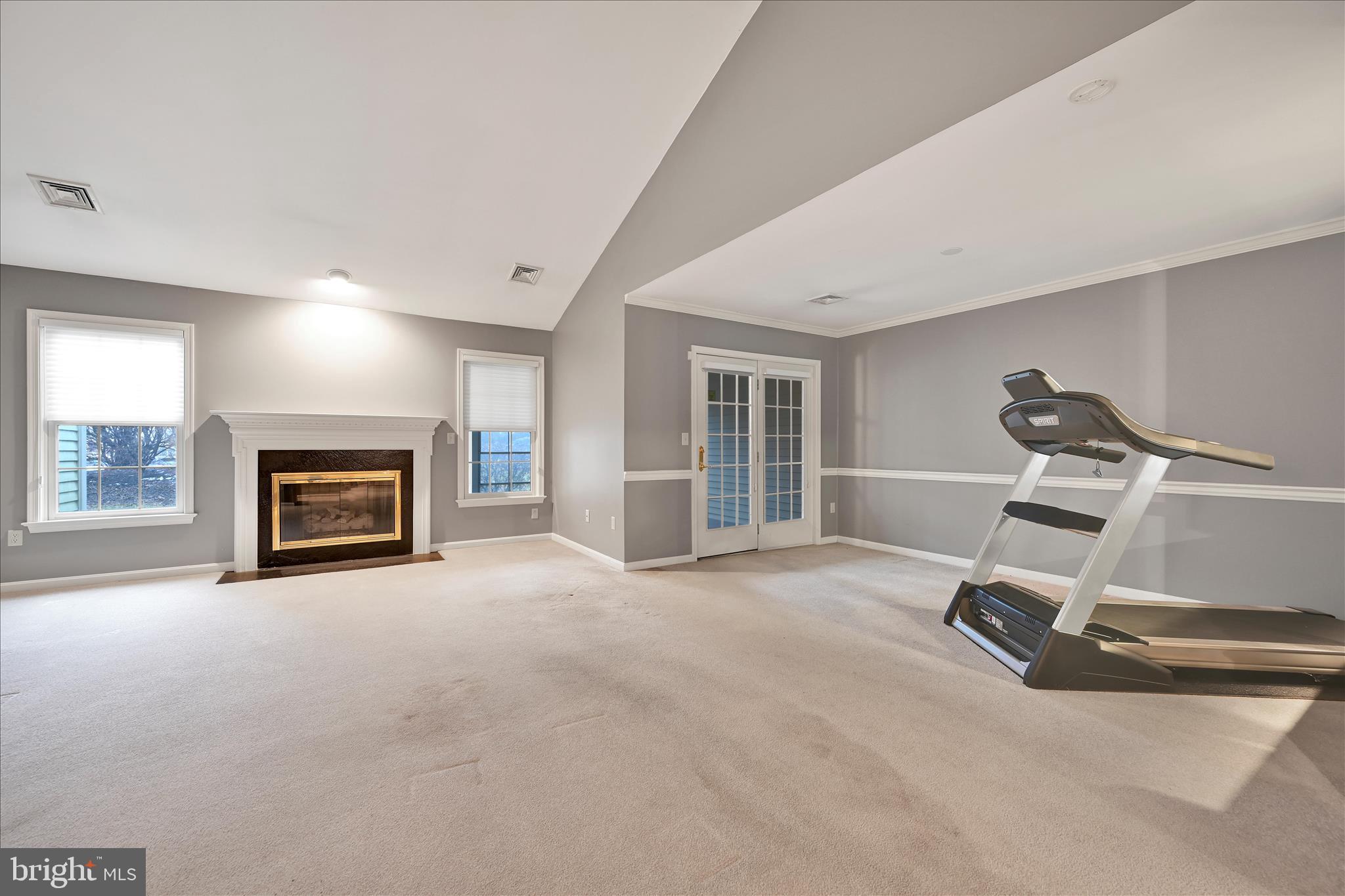 33 Leearden Road Hershey, PA 17033 - Photo 8 of 27 Living Room