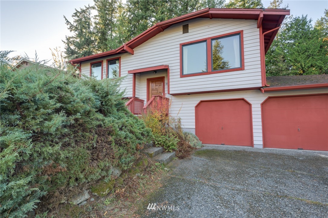 3865 Magrath Road Bellingham, WA 98226 - Photo 2 of 19