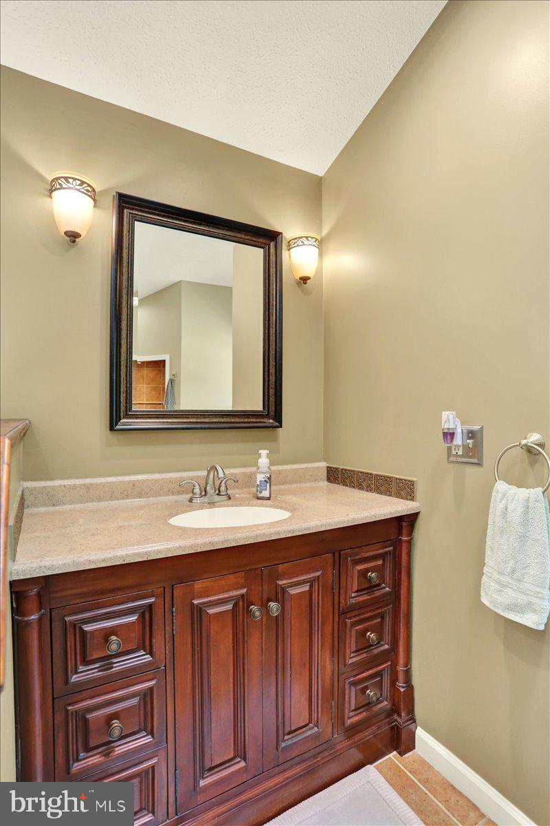 200 Haag Road Reading, PA 19606 - Photo 32 of 80 Master Bath