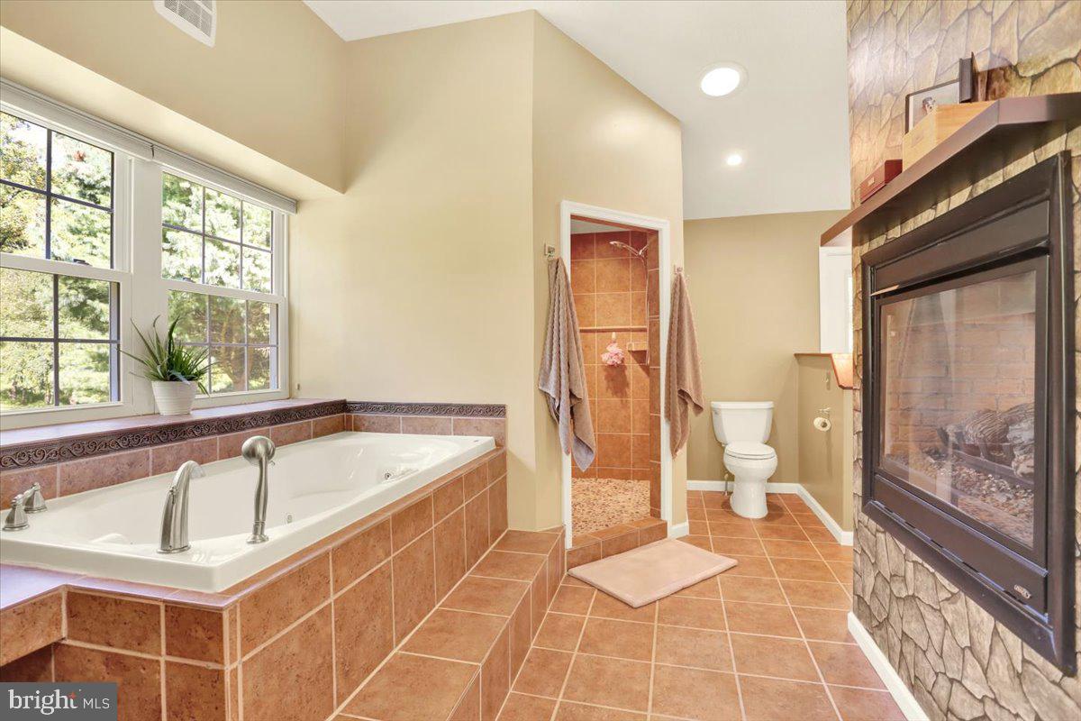 200 Haag Road Reading, PA 19606 - Photo 33 of 80 master bath