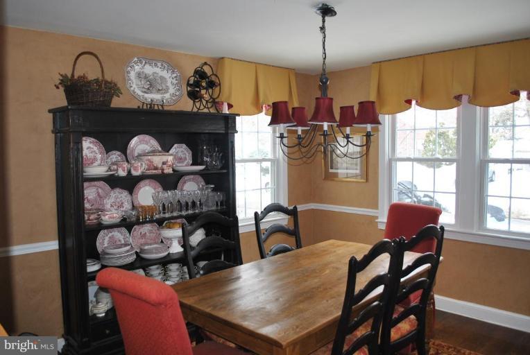 210 Whitestone Road Silver Spring, MD 20901 - Photo 5 of 22 Dining Room