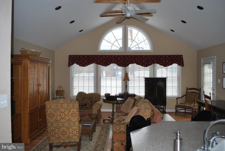 210 Whitestone Road Silver Spring, MD 20901 - Photo 9 of 22 Great Room