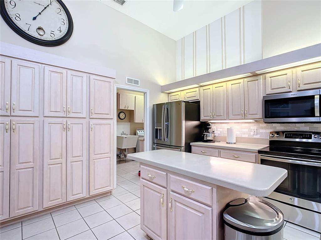 6818 Southwest 113th Place Ocala, FL 34476 - Photo 12 of 64