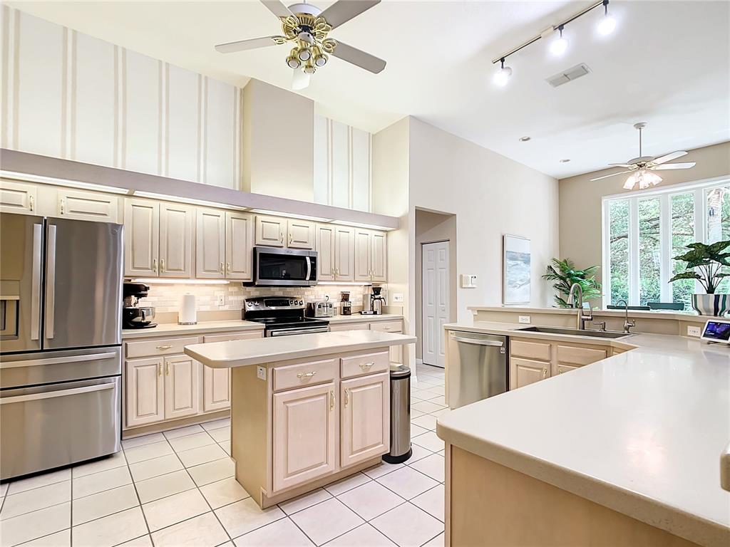 6818 Southwest 113th Place Ocala, FL 34476 - Photo 9 of 64