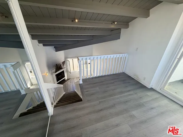 $3,850 | 14 Mast Street, Unit 2, Marina del Rey, CA 90292